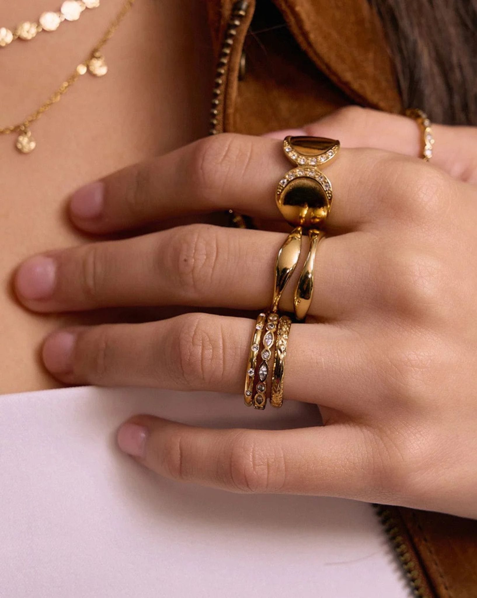 Arms Of Eve Dune Gold Ring