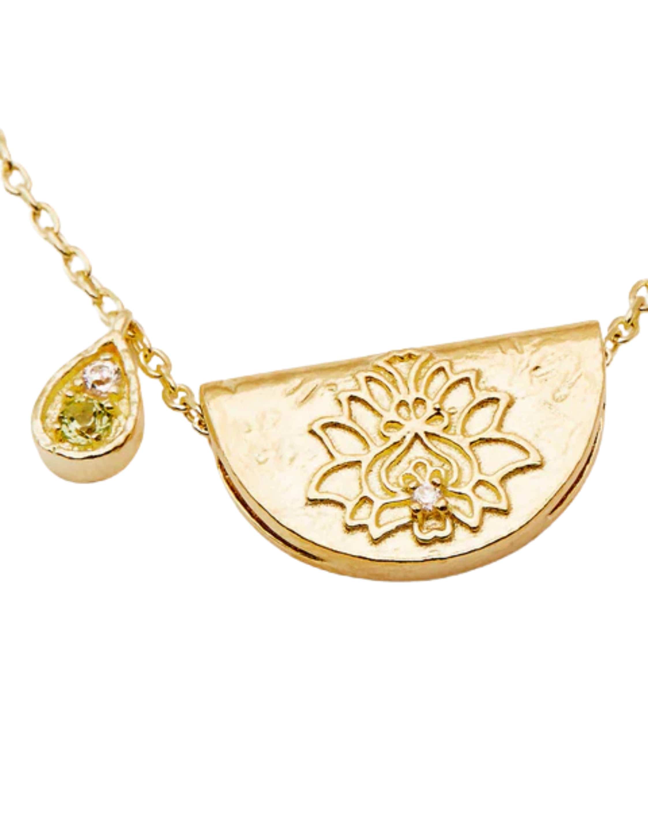 By Charlotte 18k Gold Vermeil Lotus Birthstone Necklace - August - Peridot