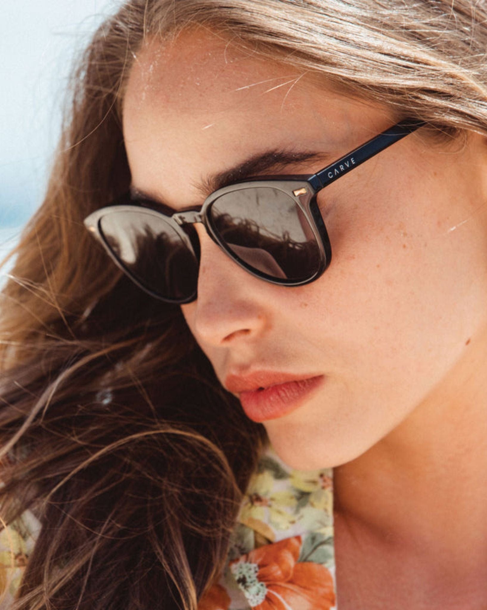 Carve Oslo Gloss Black Dark Grey Lens