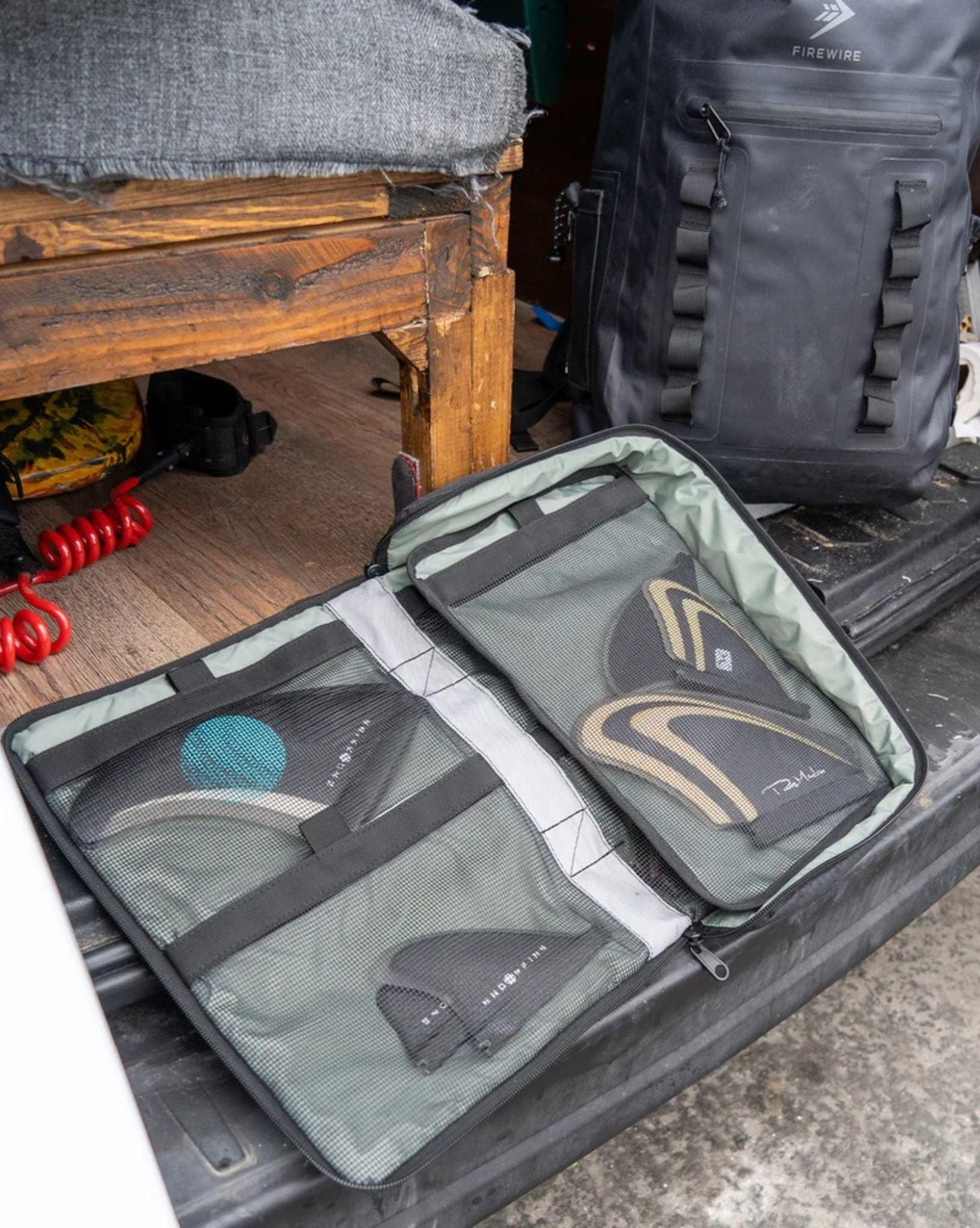 Firewire Fins Case Black