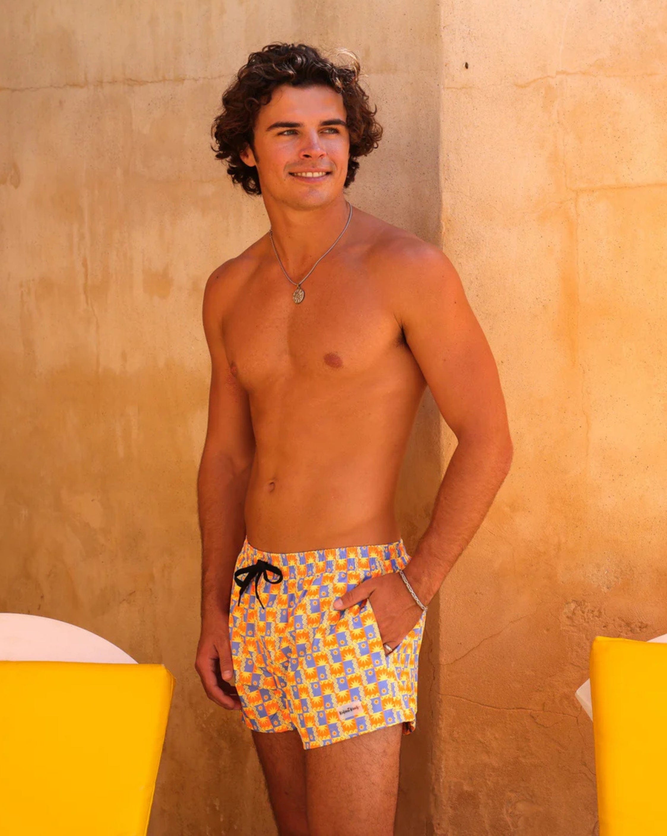 Kulani Kinis Men's 4" Stretch Swim Trunks - Sunburst