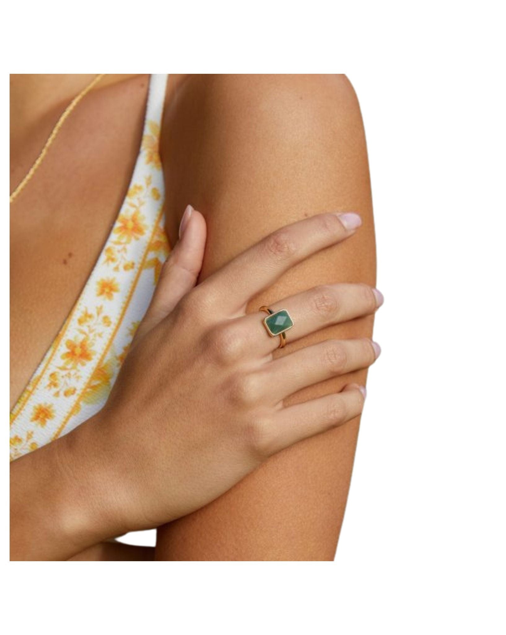 Love Lunamei Gold Jade Ring