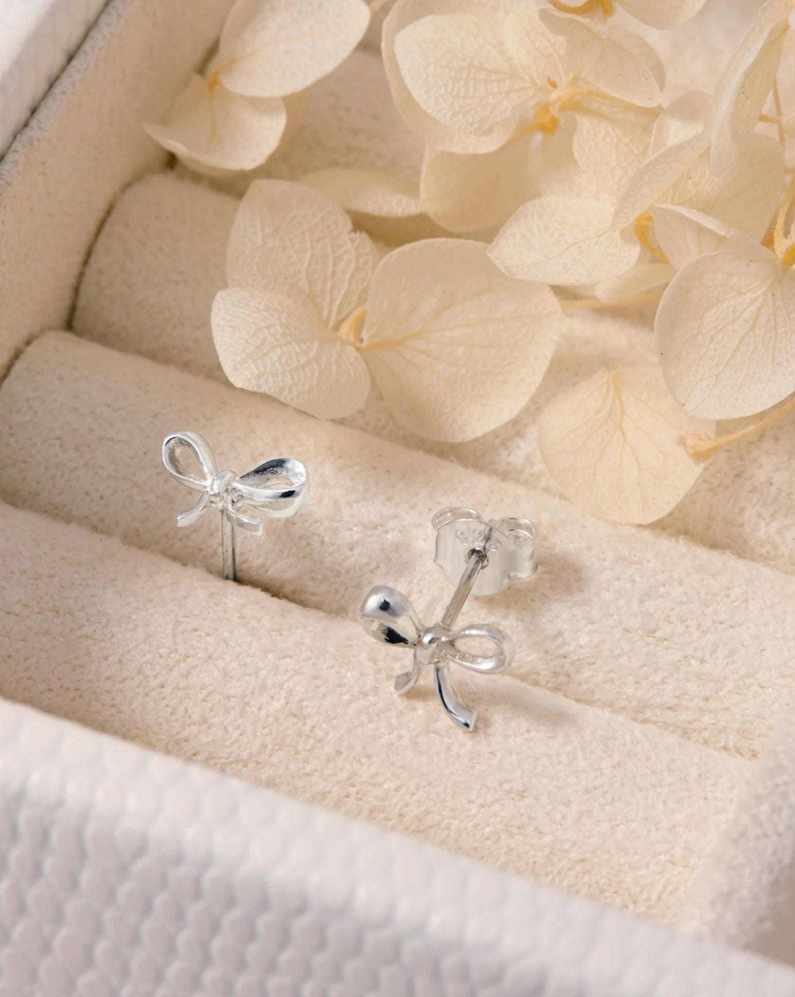 Midsummer Star Bow Studs