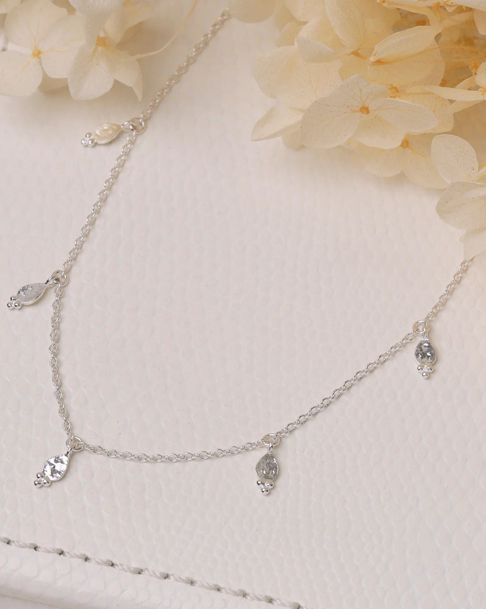 Midsummer Star Glistening Drops Choker