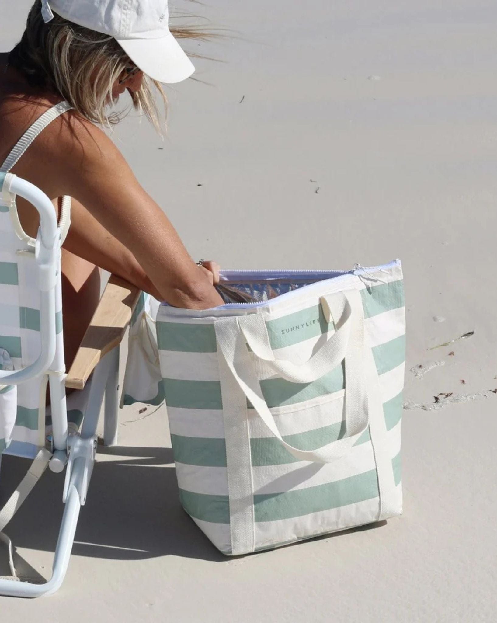 SunnyLife Light Cooler Tote La Palma Sage Stripe