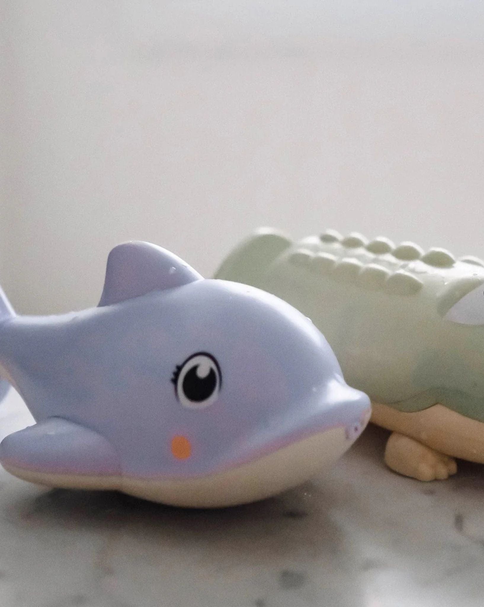 SunnyLife Water Squirters Dolphin Pastel Lilac