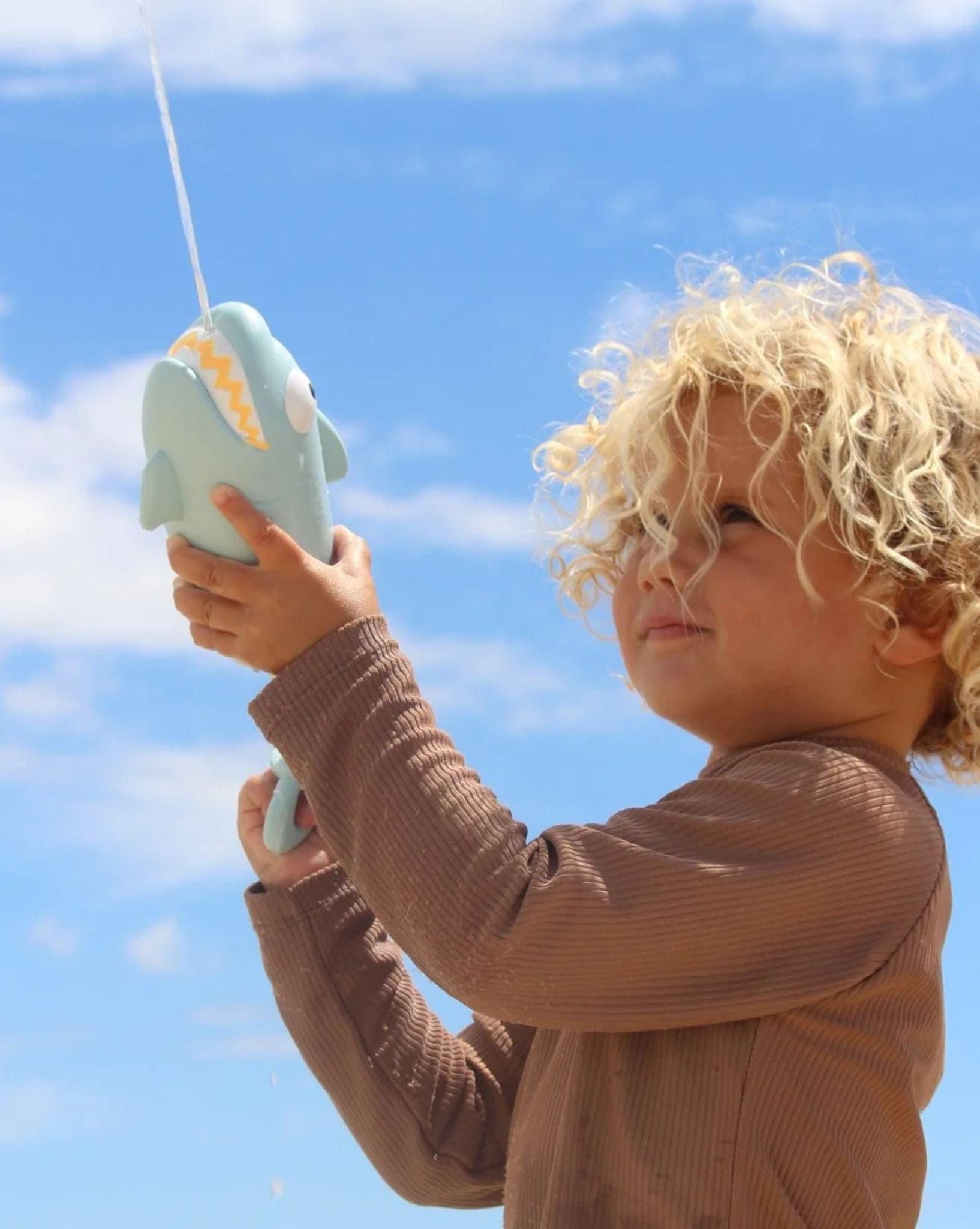 SunnyLife Water Squirters Shark Pastel Blue