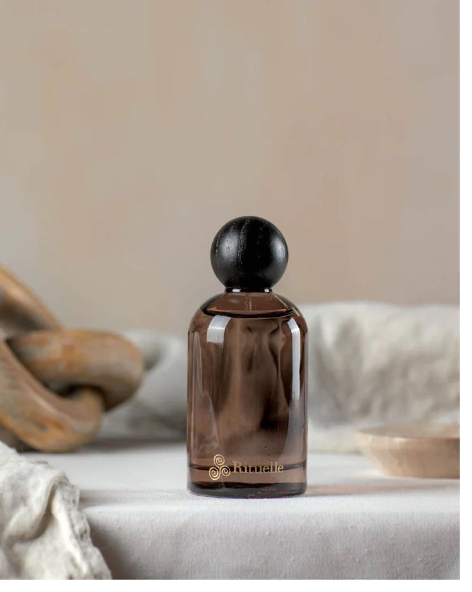 Urban Rituelle Apotheca 100ml Room & Linen Mist- Spiced Tonka & Cacao Pod