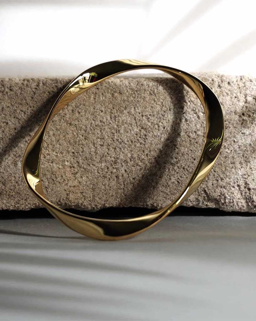 Love Lunamei Gold Lotus Bangle