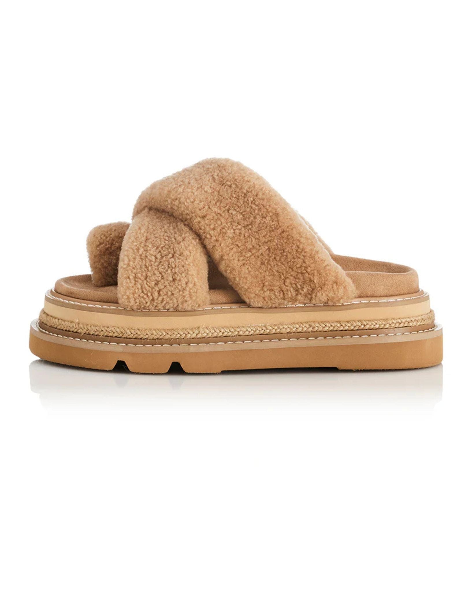 Alias Mae Womens Venga Sandals - Fawn Shearling