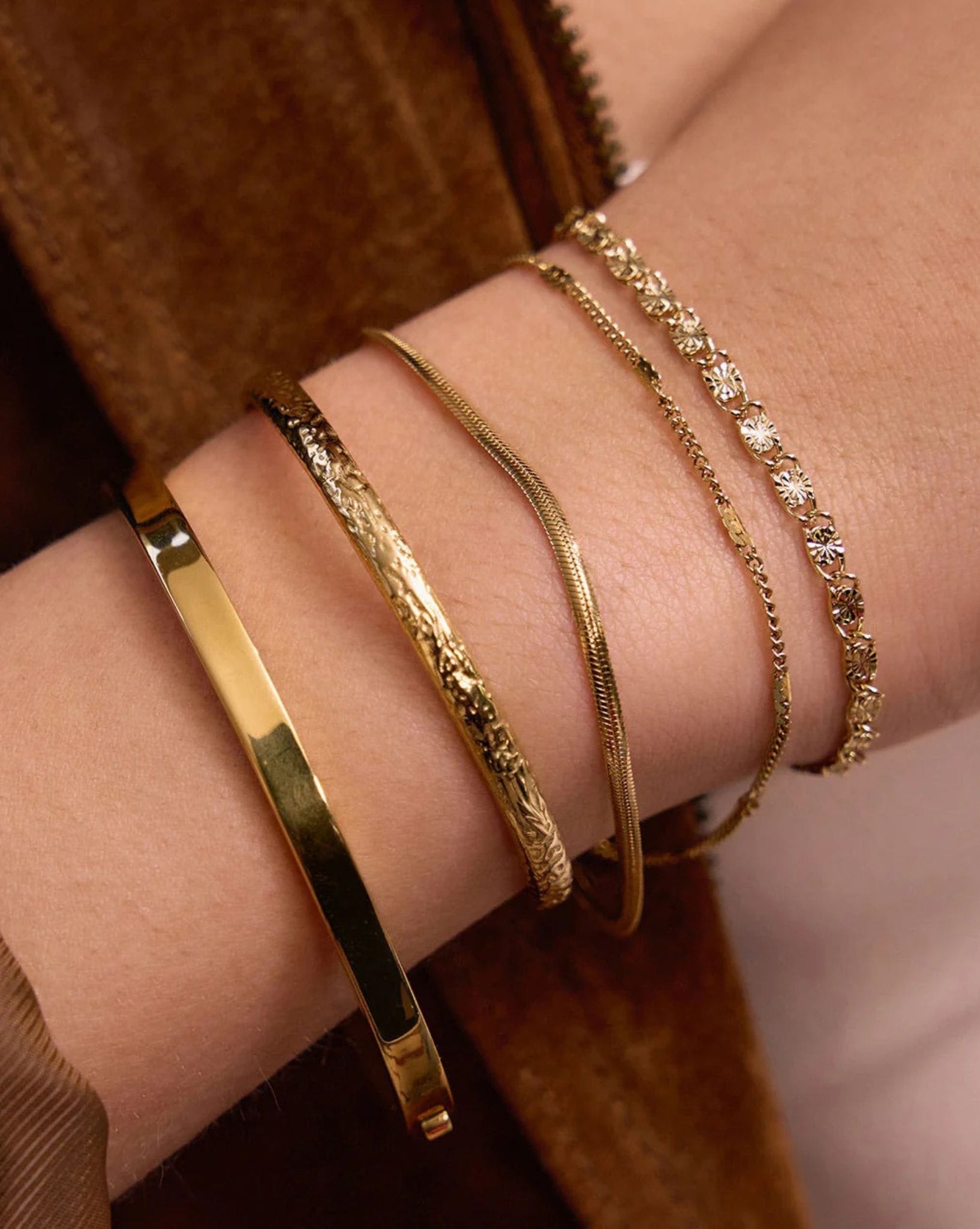 Arms Of Eve Dragon Gold Chain Bracelet