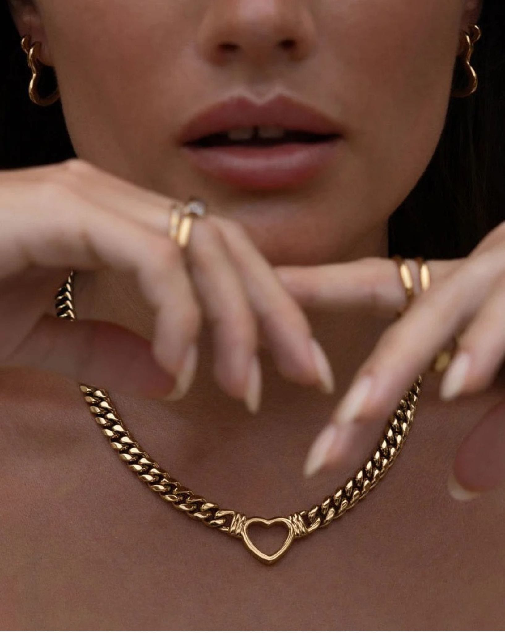 Arms Of Eve Valentine Necklace - Gold