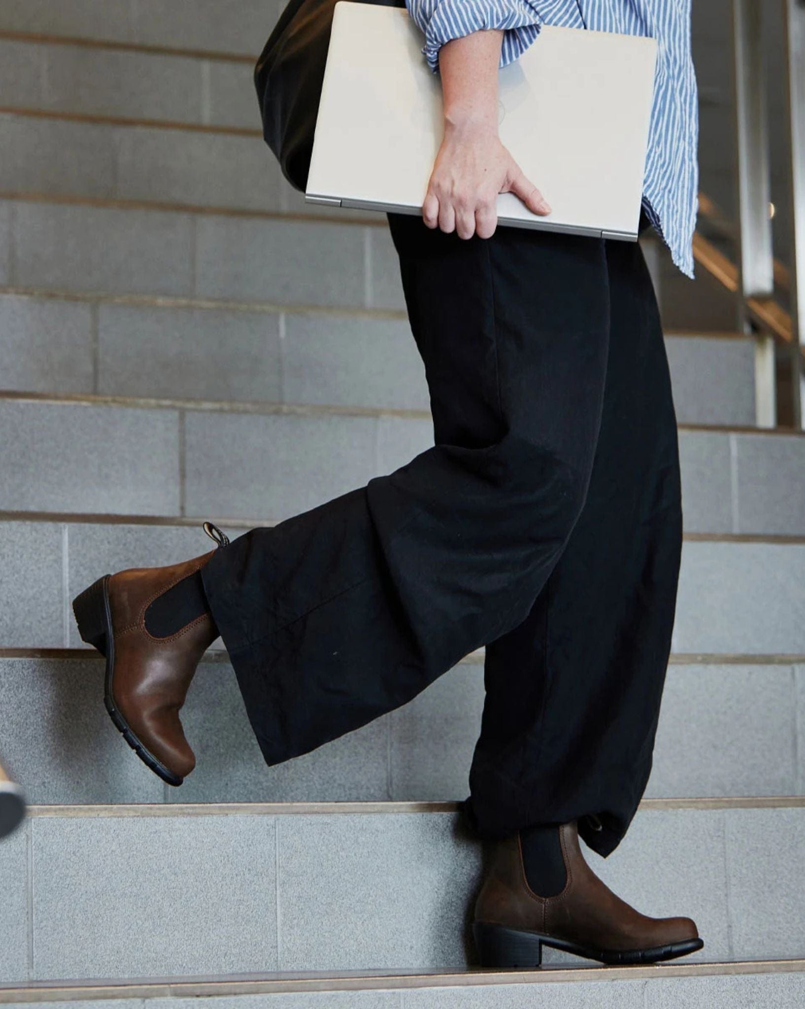 Blundstone 1673 Elastic Sided Heel Boots