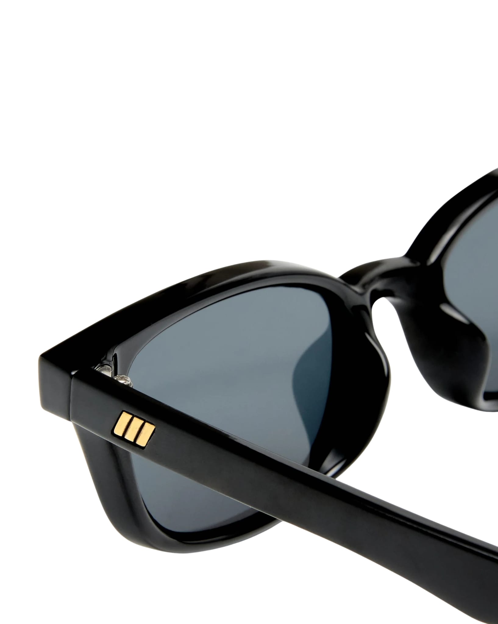 Le Specs Echelon +