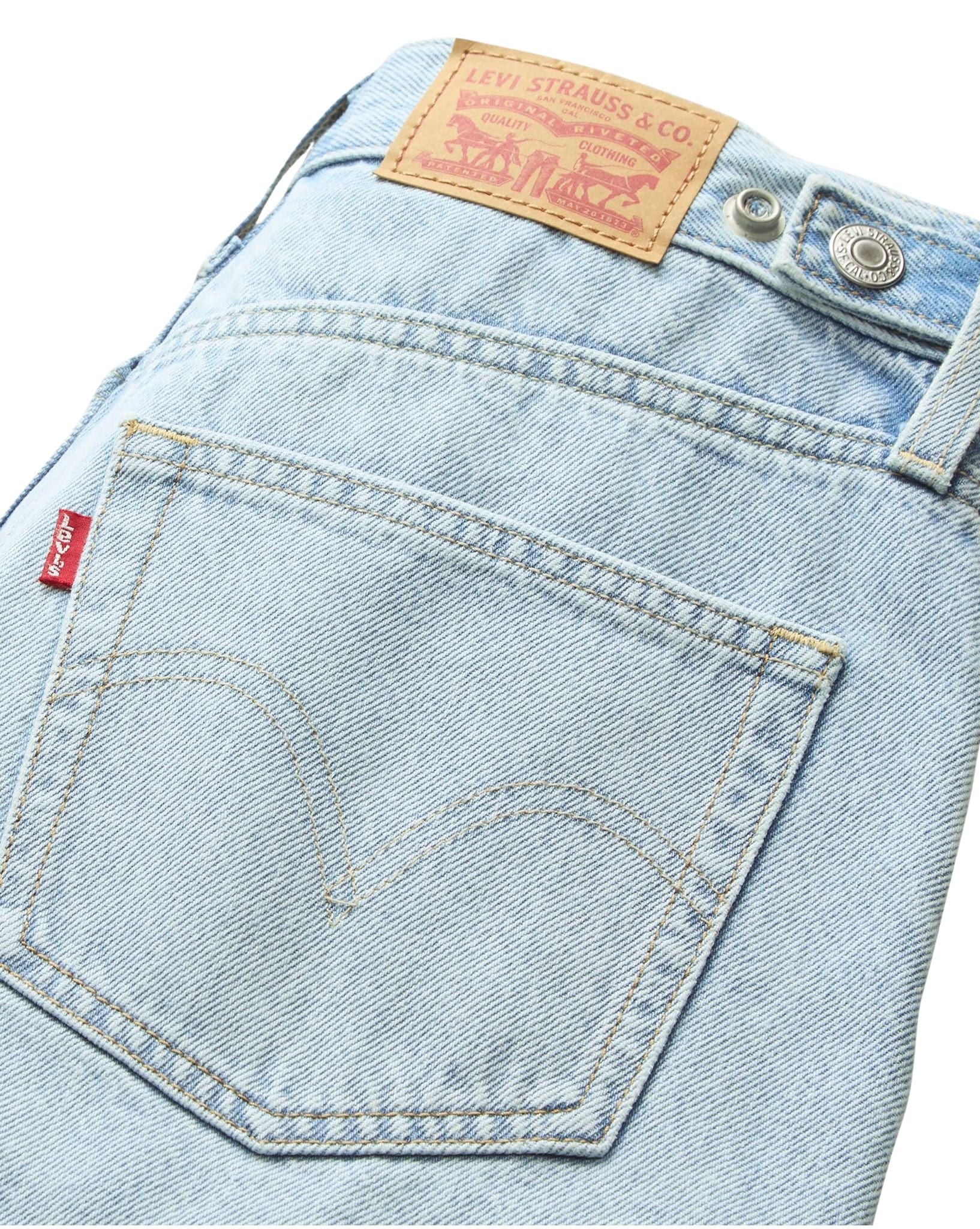 Levi Cinch Mid-Thigh Short Abraided Art Short