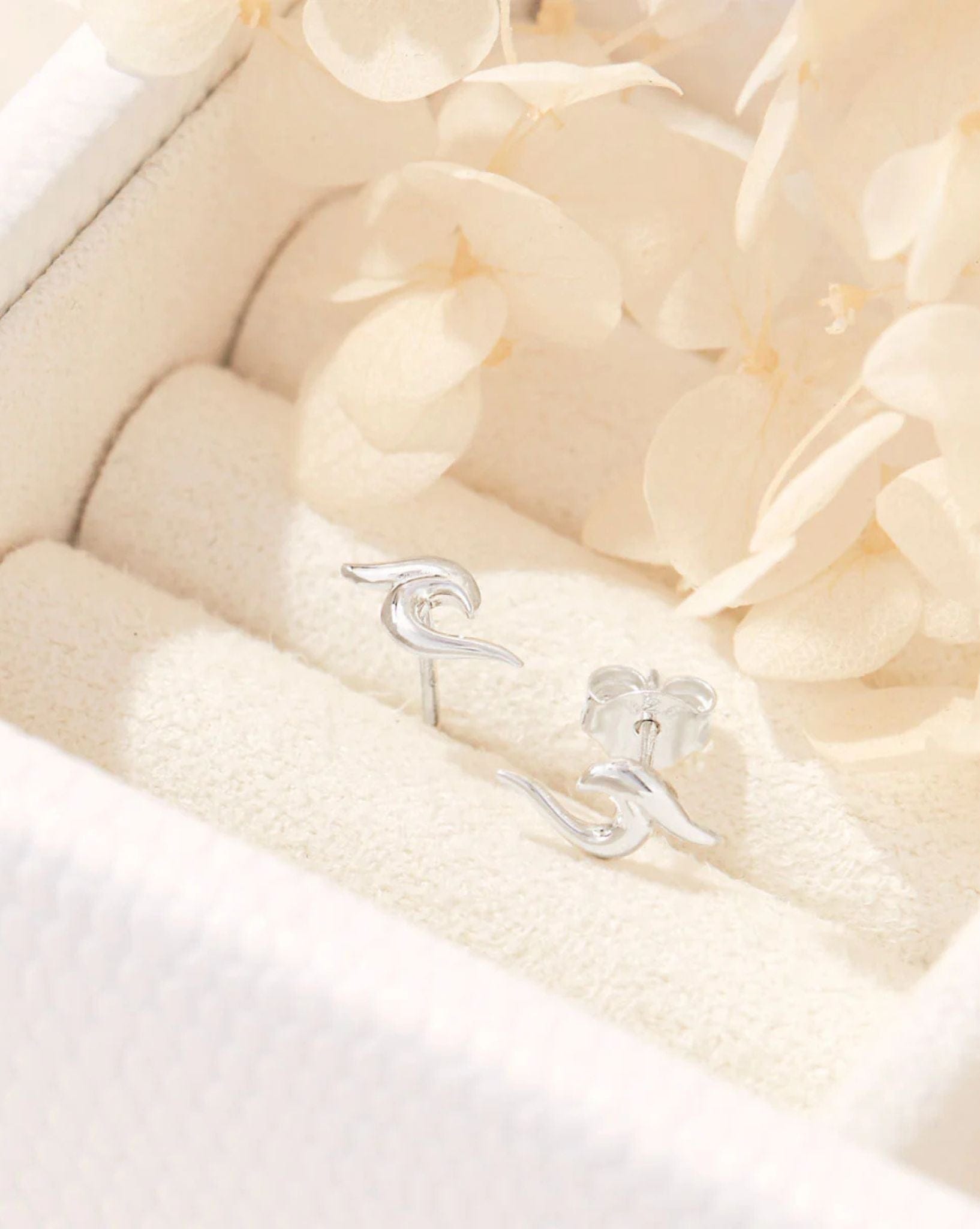 Midsummer Star Dainty Wave Studs