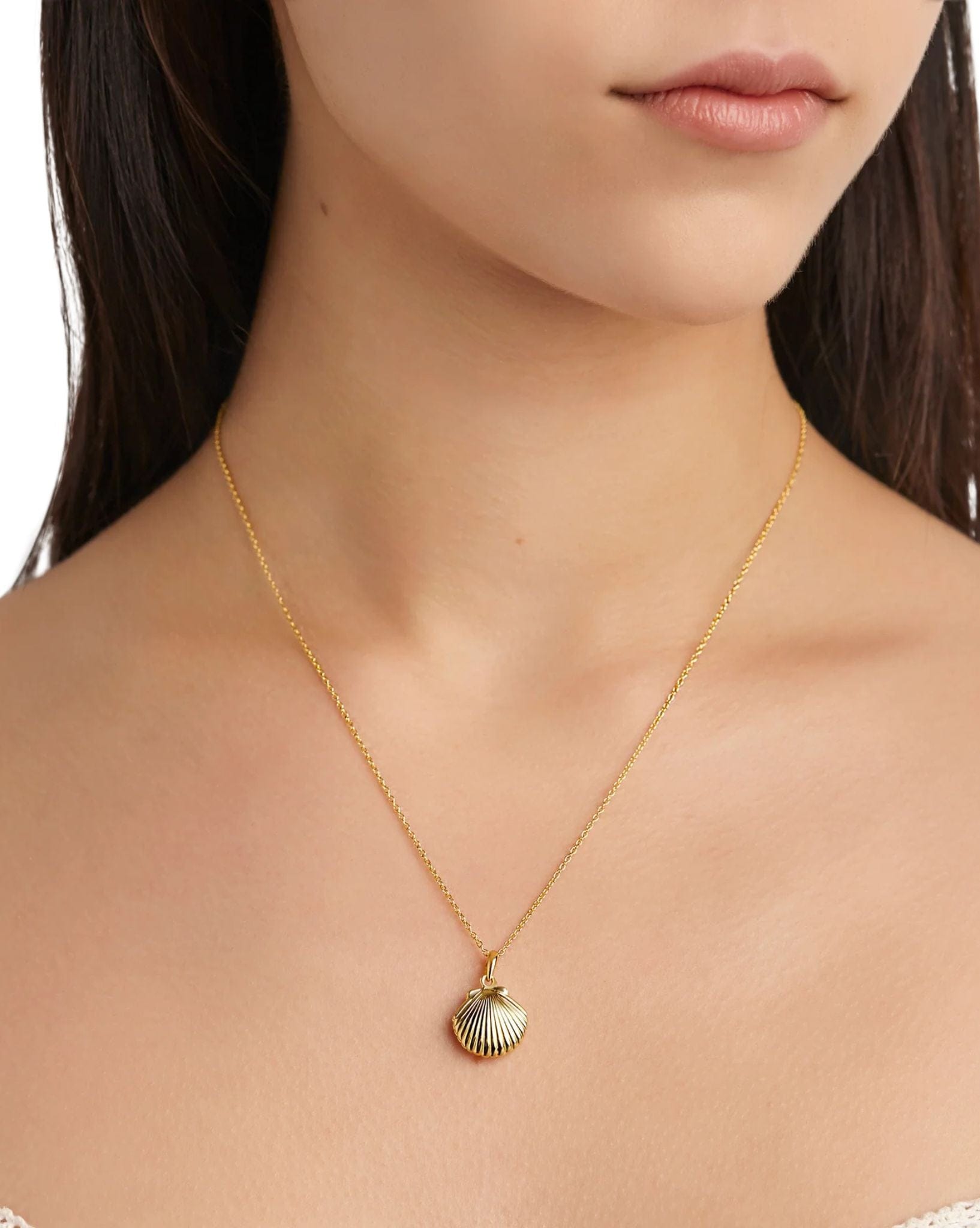 Midsummer Star Gold Clam Shell Necklace
