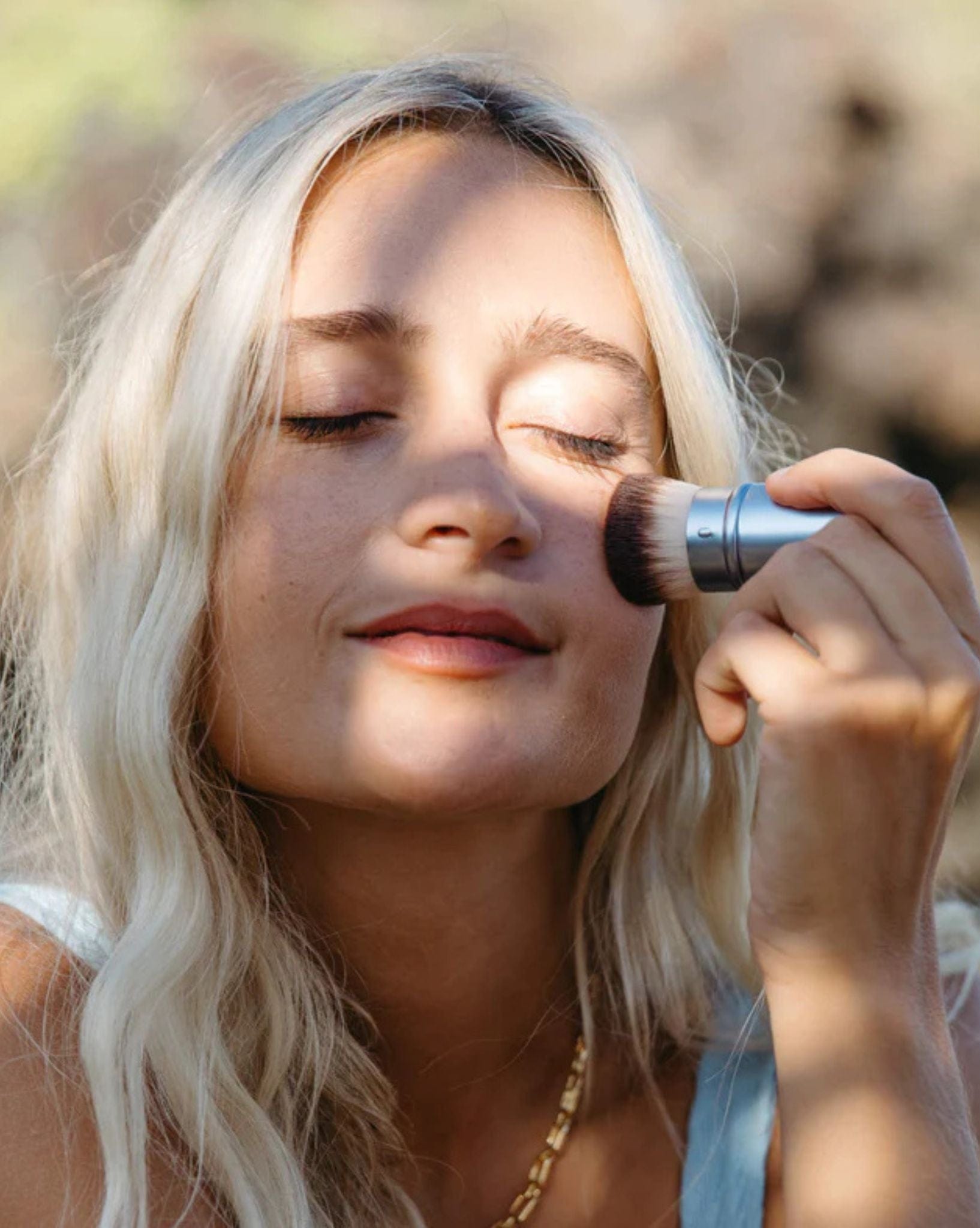 Sol Sista Retractable Kabuki Makeup Brush