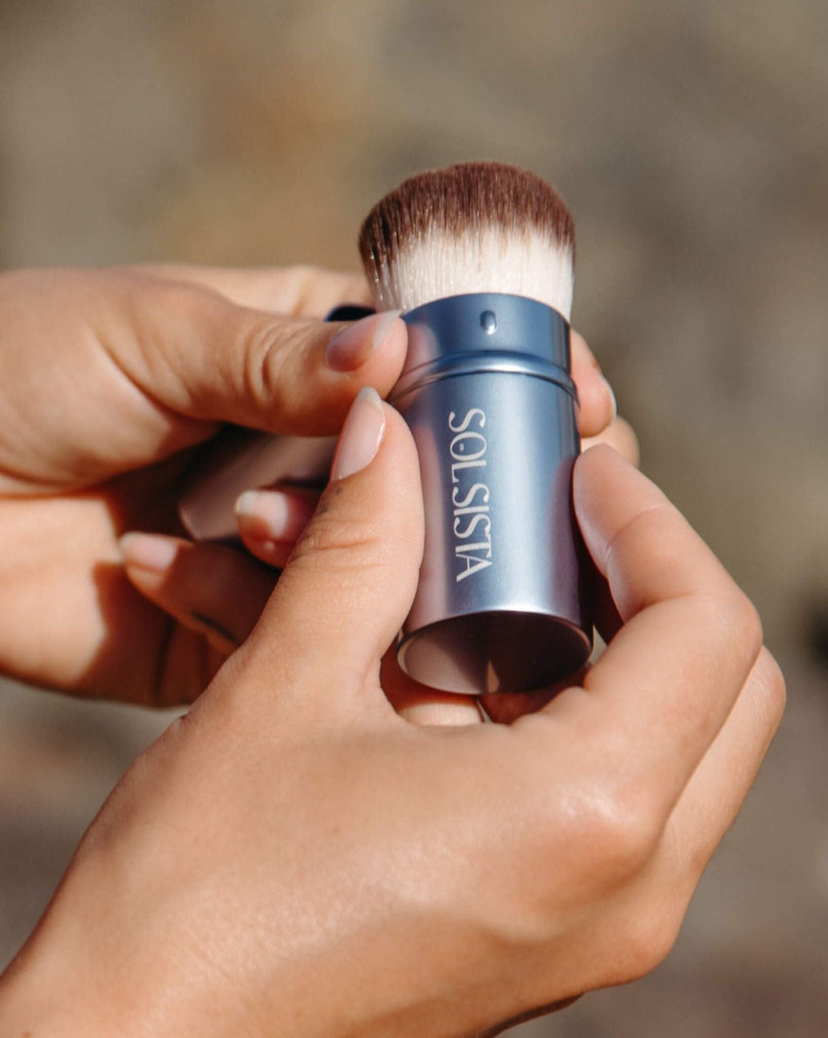 Sol Sista Retractable Kabuki Makeup Brush