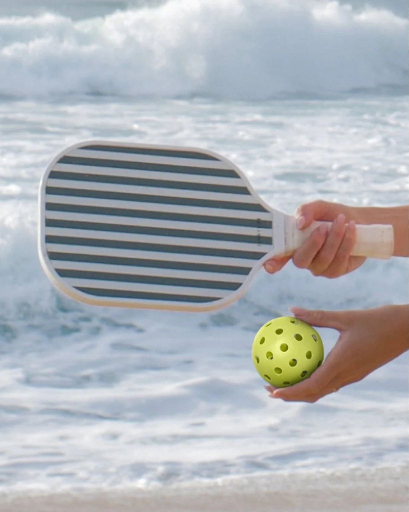 SunnyLife Pickleball Set The Vacay Olive W
