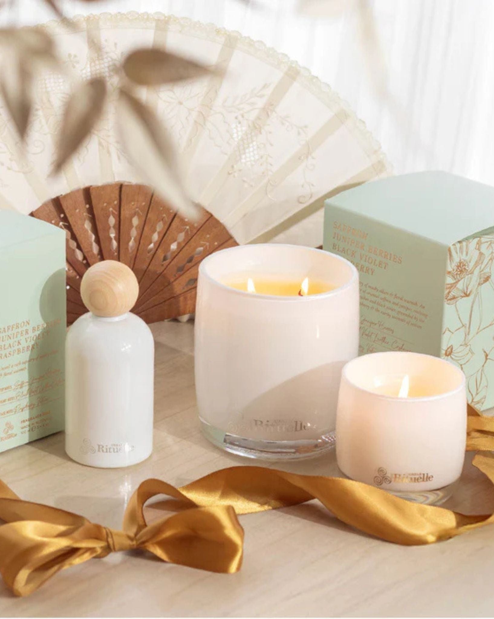Urban Rituelle Apotheca - Candle 400gm- Saffron, Juniper Berries, Black Violet,  Raspberry