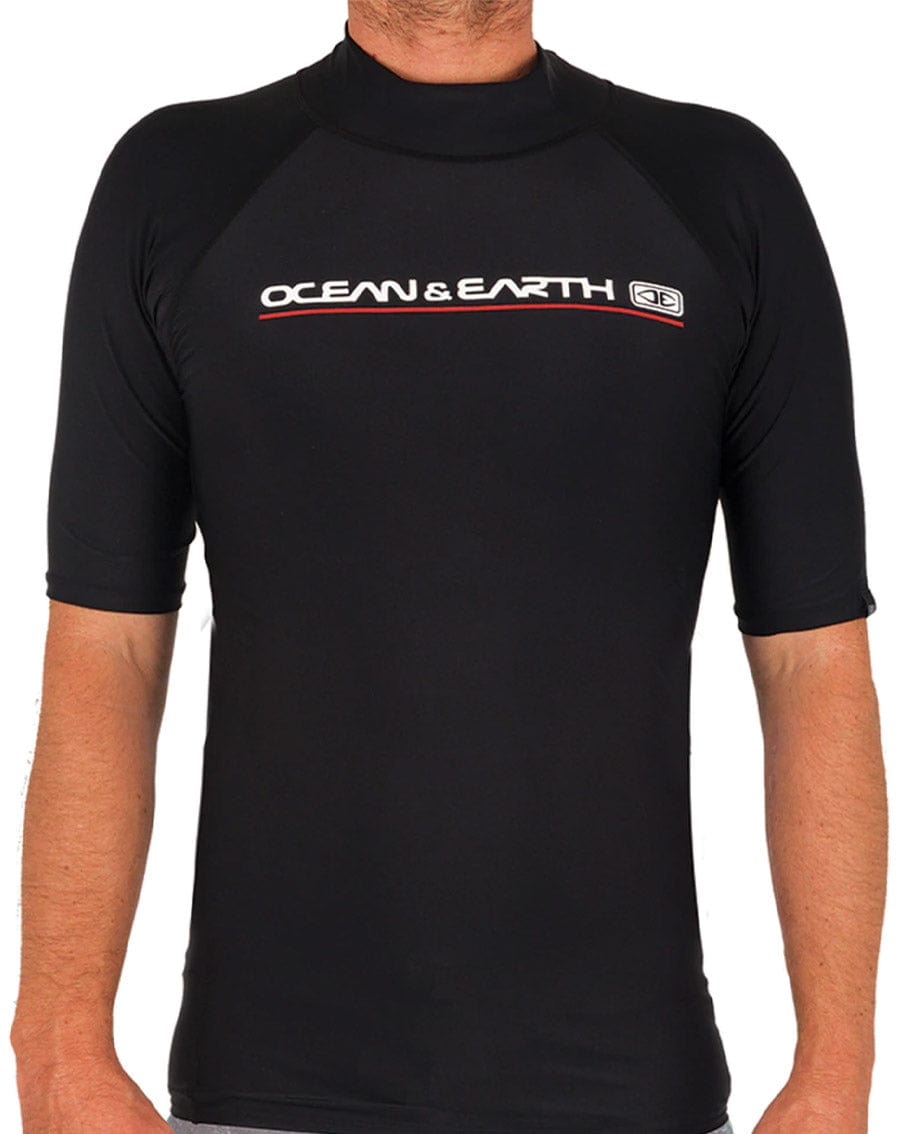 Ocean & Earth MENS SCRIPT S/S RASH SHIRT